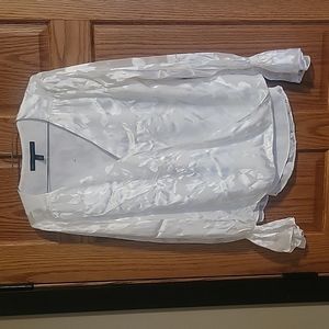 White House Black Market White top Size 6